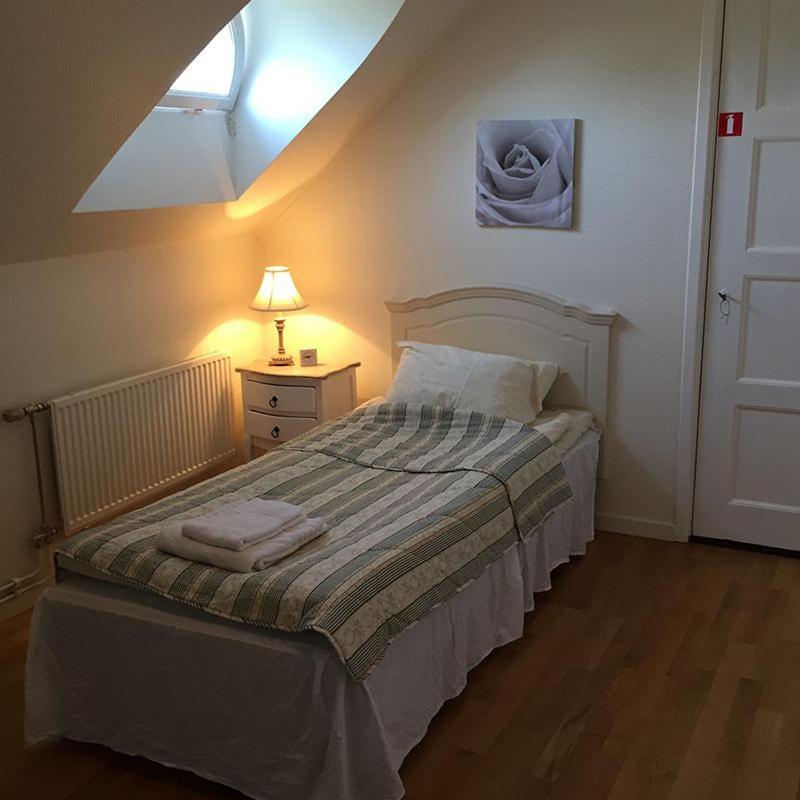 Herrgards Hotell Gyllene Haesten Vastervik Bagian luar foto