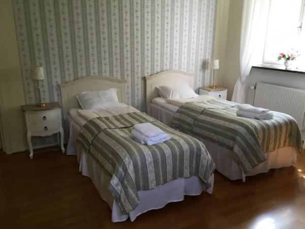 Herrgards Hotell Gyllene Haesten Vastervik Bagian luar foto