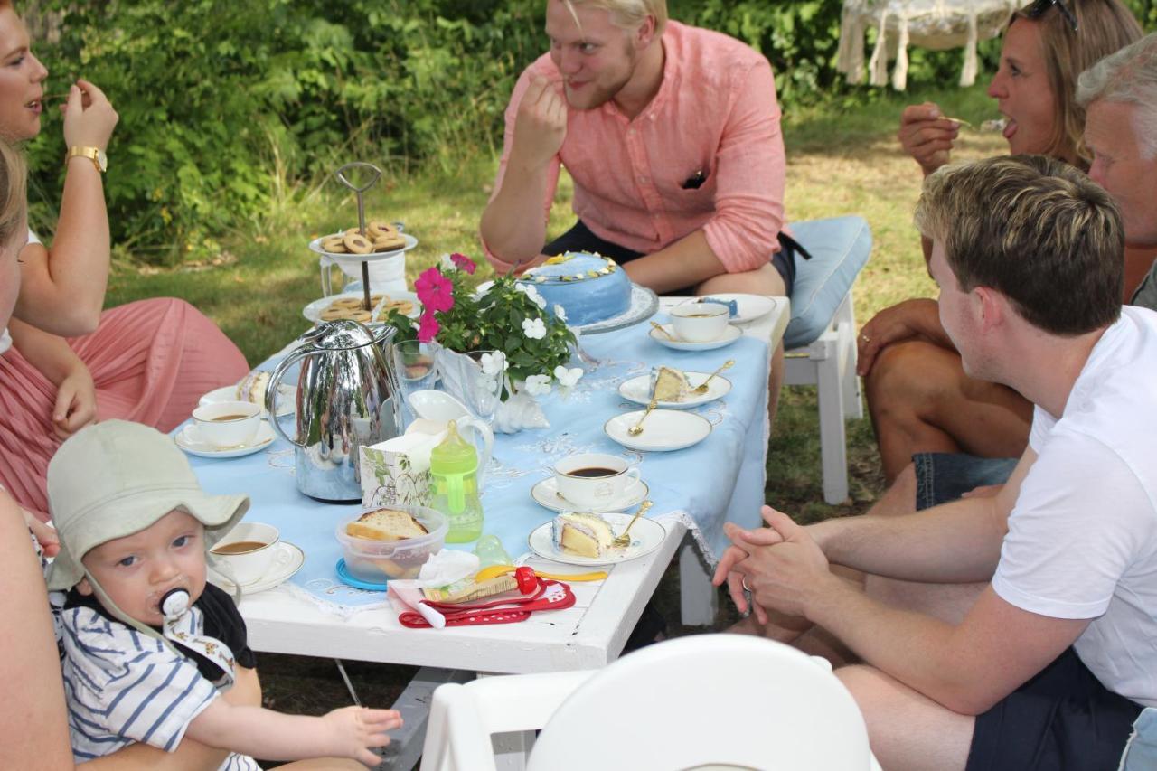 Herrgards Hotell Gyllene Haesten Vastervik Bagian luar foto