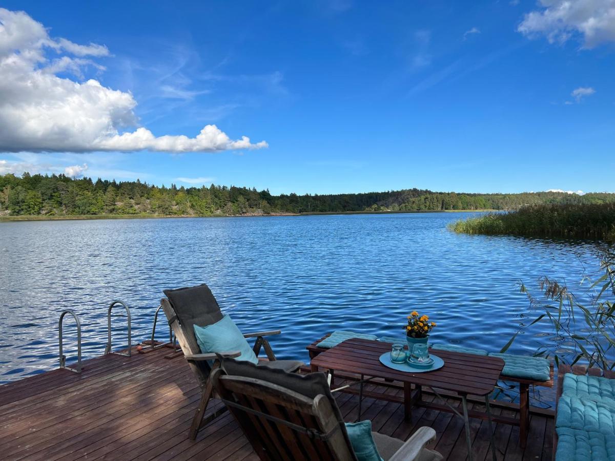 Herrgards Hotell Gyllene Haesten Vastervik Bagian luar foto